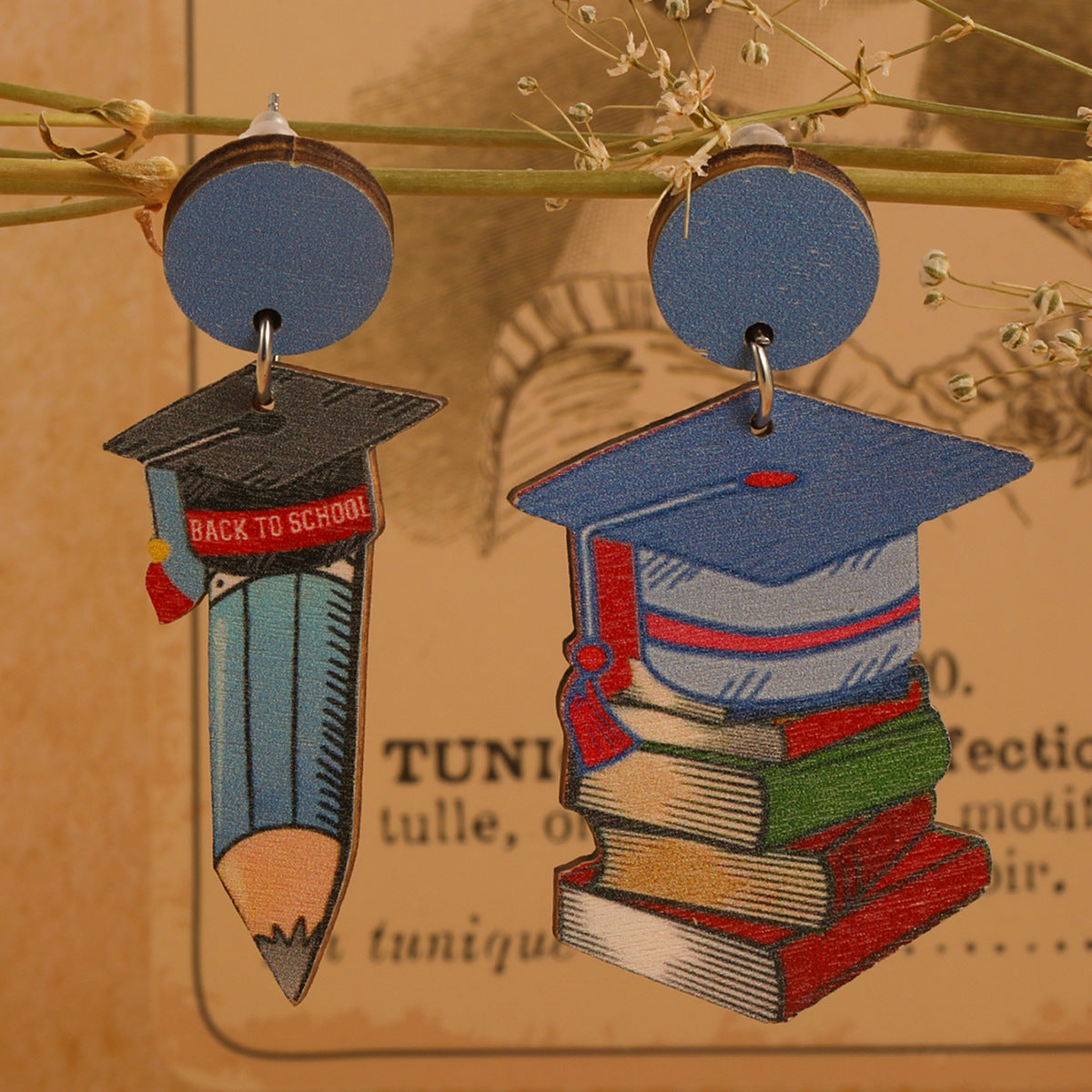 Libro de texto del lápiz de la gorra de doctor al por mayor Decoración colgante de pendientes de madera